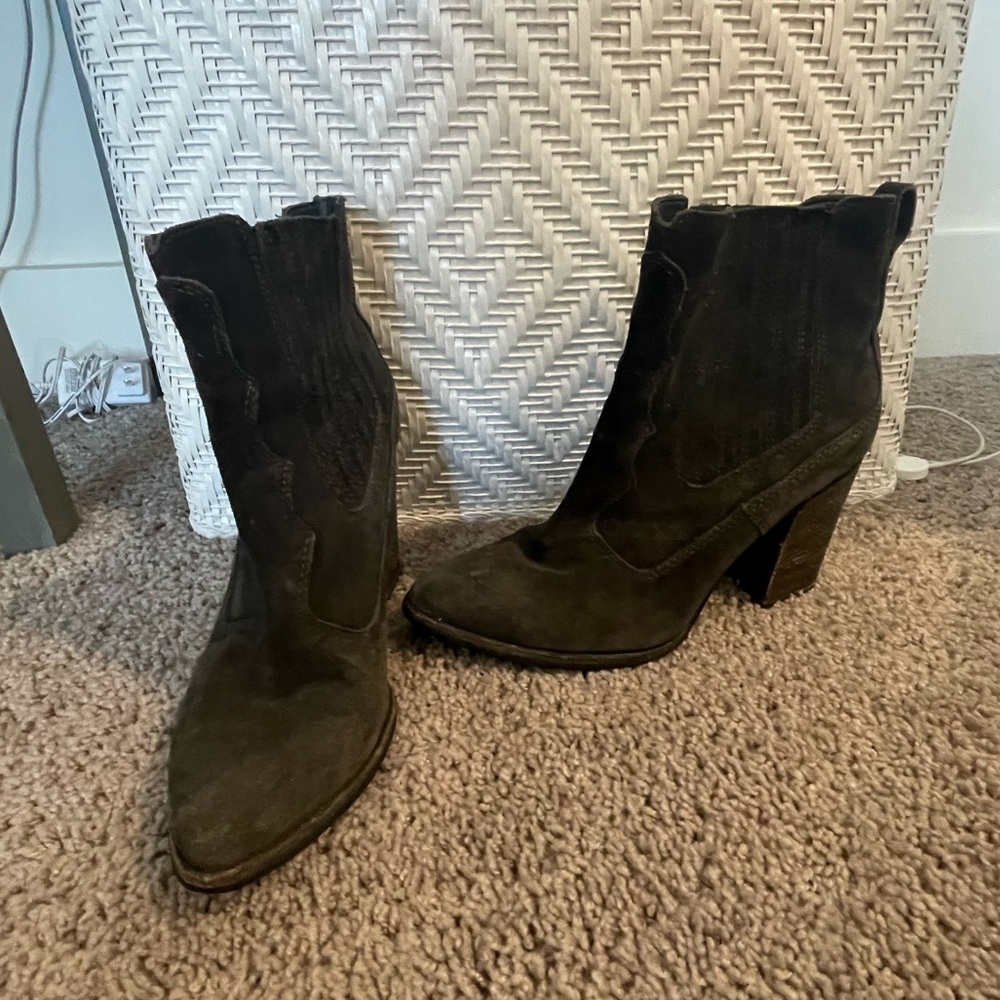 Dolce vita charcoal gray heeled booties
